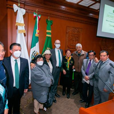 Rinde UAEMéx homenaje a Estela Ortíz Romo, decana universitaria