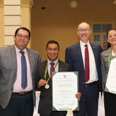ENTREGA DE NOTAS AL SERVICIO UNIVERSITARIO Y AL CUMPLIMIENTO ADMINISTRATIVO