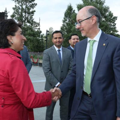 Honramos los símbolos que nos unen como mexicanos, arriamiento de bandera acompañado de integrantes del Gabinete Universitario 26/oct/23