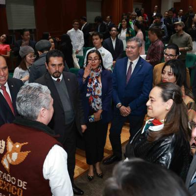 Entrega de becas, apoyos y estímulos son un reconocimiento a la dedicación del estudiantado de la UAEMéx 31/oct/23