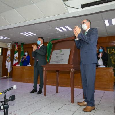 El rector Carlos Eduardo Barrera Díaz encabezó el evento conmemorativo al 25 aniversario del Centro Universitario UAEM Valle de Chalco