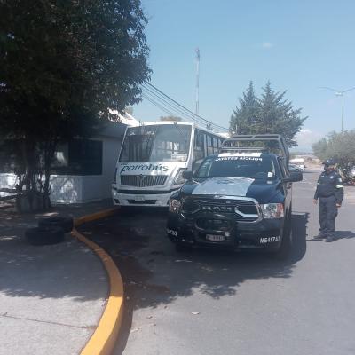 Patrulla de la policía estatal en las inmediaciones del Centro Universitario Valle de México. Agosto 2022