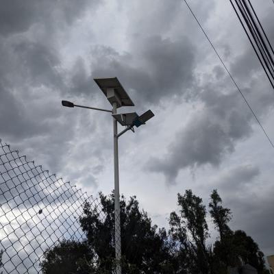 Toluca, México.- Instalación de luminarias Facultad de Humanidades. Junio de 2022. 