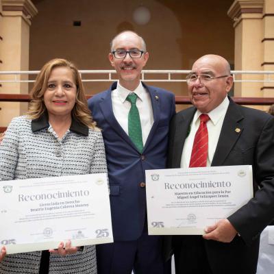 Entrega de Reconocimientos por 25, 30, 35 años y más de Servicio Académico Laboral de la FAAPAUAEM.