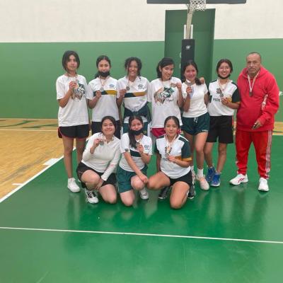 Selección de Básquetbol femenil del Plantel “Cuauhtémoc”