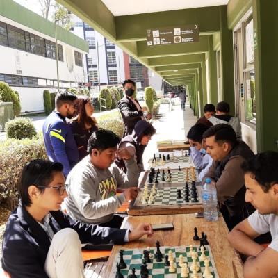 Alumnos en torneo de Ajedrez 