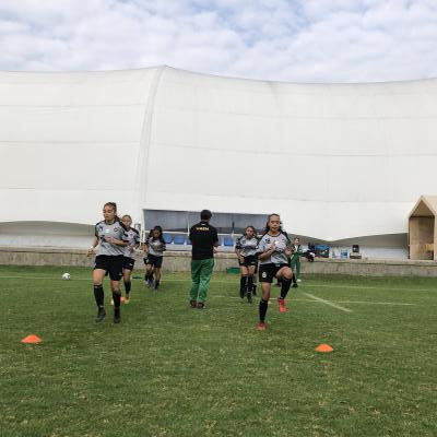 Calentamiento del equipo representativo de Fútbol Asociación femenil contra Tecnológico de Monterrey campus Puebla octubre 2022