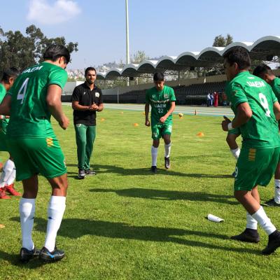 Calentamiento del equipo representativo de Fútbol Asociación varonil contra Universidad Veracruzana noviembre 2022