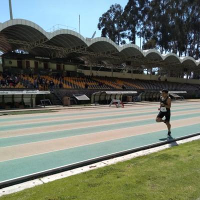 Atleta en pista marzo 2023