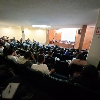 Mesa de diálogo “La PEG en la arquitectura, el diseño gráfico y el diseño industrial”, organizada por el Comité de Género de la Facultad de Arquitectura y Diseño.
