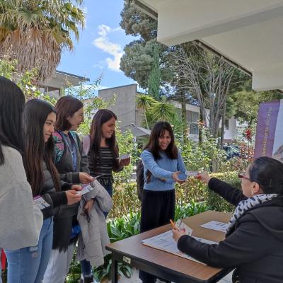 La mesa de denuncia y asesoría se instaló en la Facultad de Ciencias de la Conducta, lugar donde tuvimos la oportunidad de escuchar a integrantes de la comunidad universitaria.