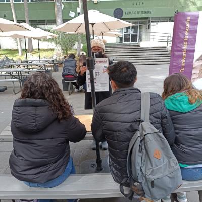 Personal de la Oficina de la Abogacía General visitó la Facultad de Economía, la cual instaló una mesa de asesorías y denuncias para la comunidad universitaria.