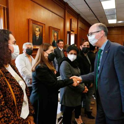 El rector de la UAEMéx, Carlos Eduardo Barrera Díaz, encabezó la instalación de dichas mesas con la FAAPAUAEM y el SUTESUAEM