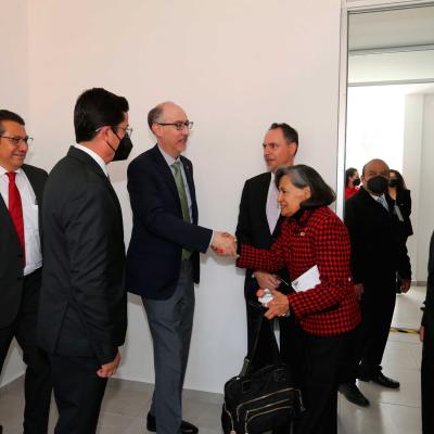 Carlos Eduardo Barrera Díaz, entregó la ampliación en segundo nivel, de la Clínica de Endodoncia de la Facultad de Odontología.